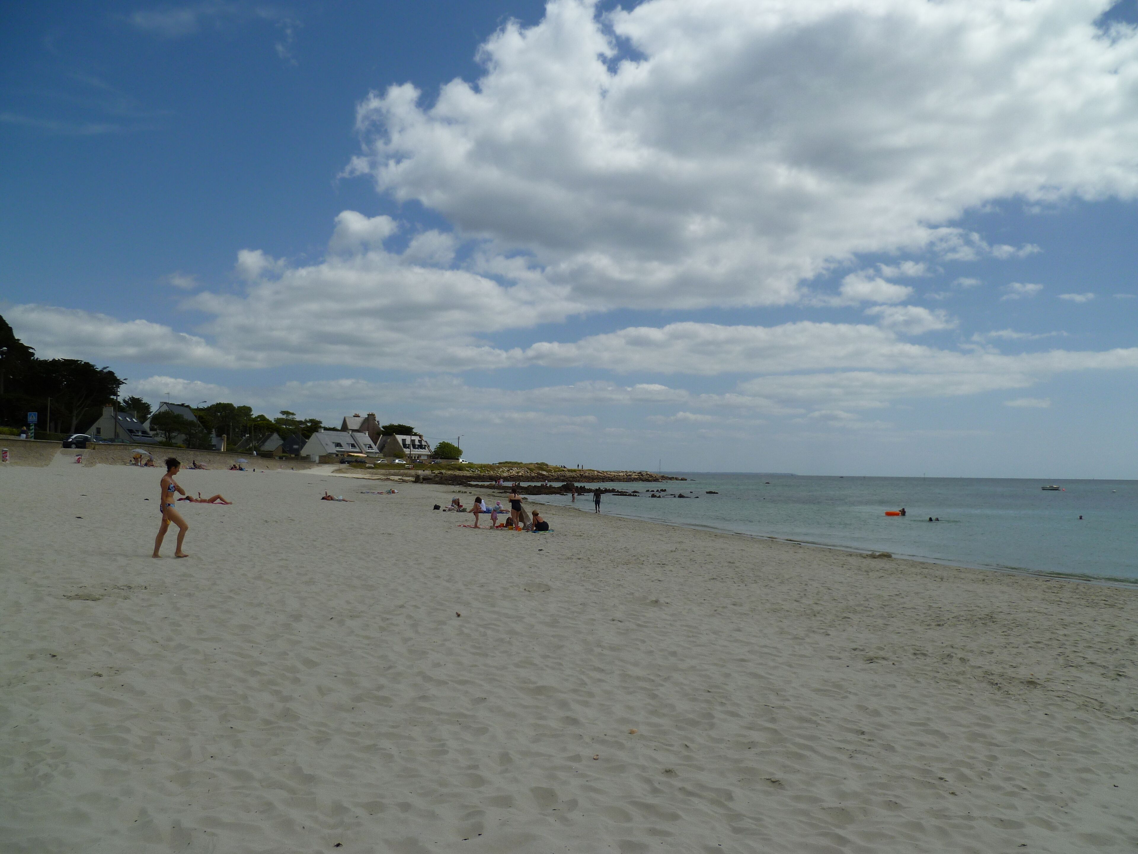 Vlak bij het strand, ligstoelen