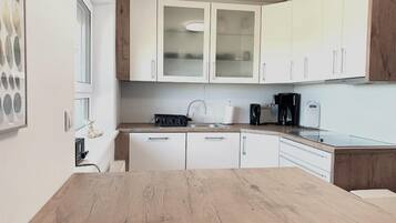 Fridge, microwave, oven, dishwasher