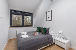 1 bedroom, iron/ironing board, travel cot, WiFi