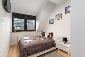 1 bedroom, iron/ironing board, travel cot, WiFi