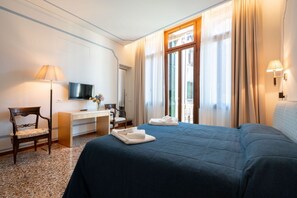 6 chambres, fer et planche à repasser, Wi-Fi, draps fournis