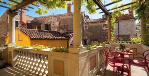 Outdoor dining - Ca' del Glicine (Venezia)