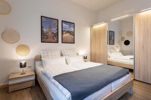1 quarto, cofres nos quartos, escrivaninha