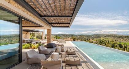 Newly constructed Luxurious Family Villa with Infinity Sunset & Tennis court!