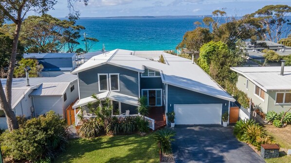 Exterior - Hyamptons Beach House, Hyams Beach (Hyams Beach)