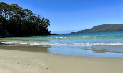 Lumeah Retreat Adventure Bay, Bruny Island