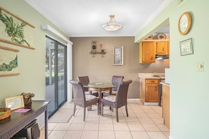 Dining - Seascape Villa 32B Beach access and multiple pools! (Miramar Beach)