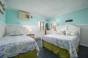 1 slaapkamer, een strijkplank/strijkijzer, internet