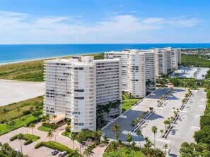 Exterior - Sleek and Modern with Spectacular Beach Views (Marco Island)