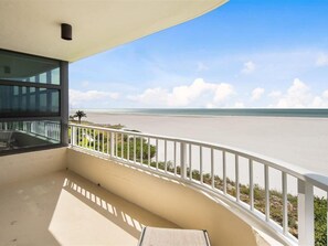 Property grounds - Sleek and Modern with Spectacular Beach Views (Marco Island)