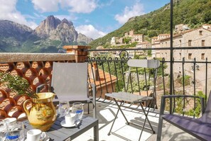 Outdoor dining - Rare village house in OTA for10 people (Ota)