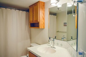 Shower, towels
