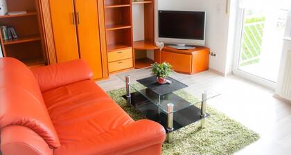 Vacation apartment Spatzennest-quiet location-near field-forest quarry pond