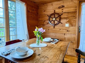 Dining - Bayview House 1br 2ba Stunning Harbor Views (Stonington)