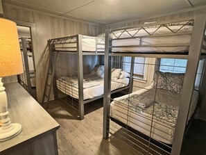 3 bedrooms, free WiFi - Humble Heaven - Beachfront - Island Realty (Grand Isle)