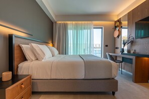 Apartamento superluxo, 3 quartos, piscina particular, vista para o mar | 3 quartos, cofres nos quartos, individualmente decorados