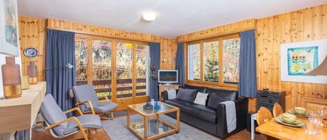 Apartment (2 Bedrooms) | Front of property