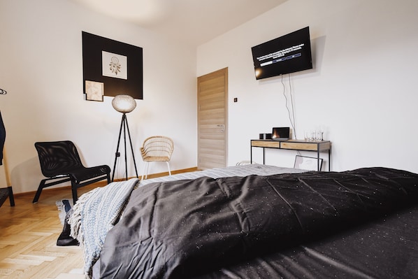 1 bedroom, iron/ironing board, free WiFi