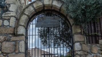 Façana frontal de l'allotjament
