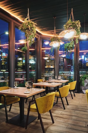 Breakfast, lunch and dinner served - Stay inn Hotel Warszawa  (Warsaw)