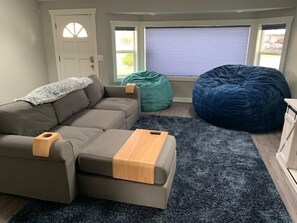 Televisión, videojuegos y oficina 