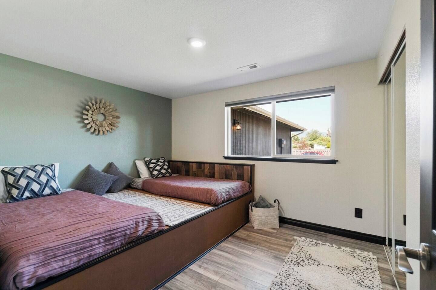 3 bedrooms, iron/ironing board, travel cot, free WiFi