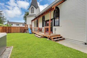 Terrace/patio - This church, converted to a full-time residence, was built in the 1800's but has been updated to modern standards. (Enumclaw)