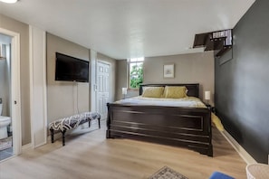1 bedroom, travel cot, free WiFi, bed sheets