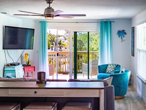 Smart TV, DVD player - Palm View Lakehouse with private pool! (Holmes Beach)