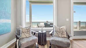 Smart TV y futbolito 