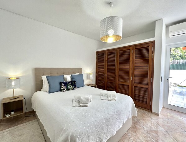 In-room safe, iron/ironing board, free WiFi, bed sheets