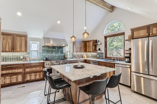 Charming Tudor Home- Private Hot Tub-Family Friendly