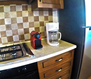 Fridge, microwave, oven, stovetop - Asfodeli house (Sardegna)