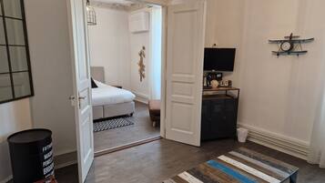 Deluxe-Doppelzimmer | Zimmersafe, Bügeleisen/Bügelbrett, kostenloses WLAN