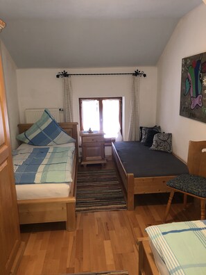 2 Schlafzimmer, Bügeleisen/Bügelbrett, Reisekinderbett, kostenloses WLAN