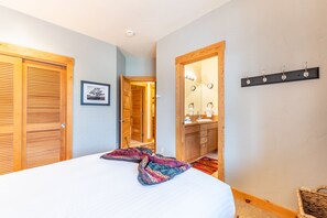 4 bedrooms, WiFi, bed sheets