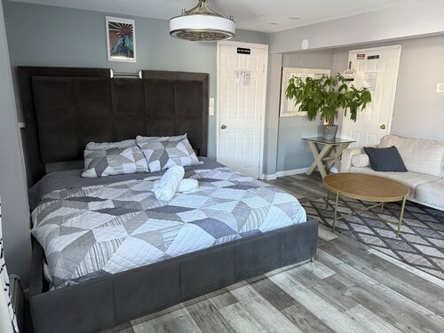 1 bedroom 1 bath private entrance