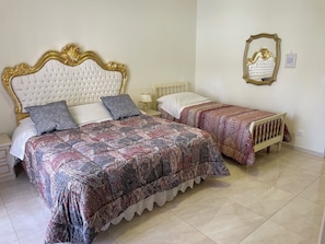 Deluxe-Doppel- oder -Zweibettzimmer