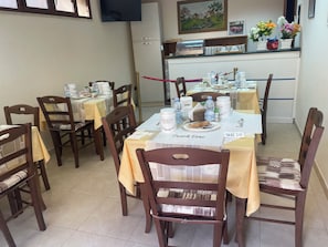 Deluxe Double or Twin Room | Private kitchen