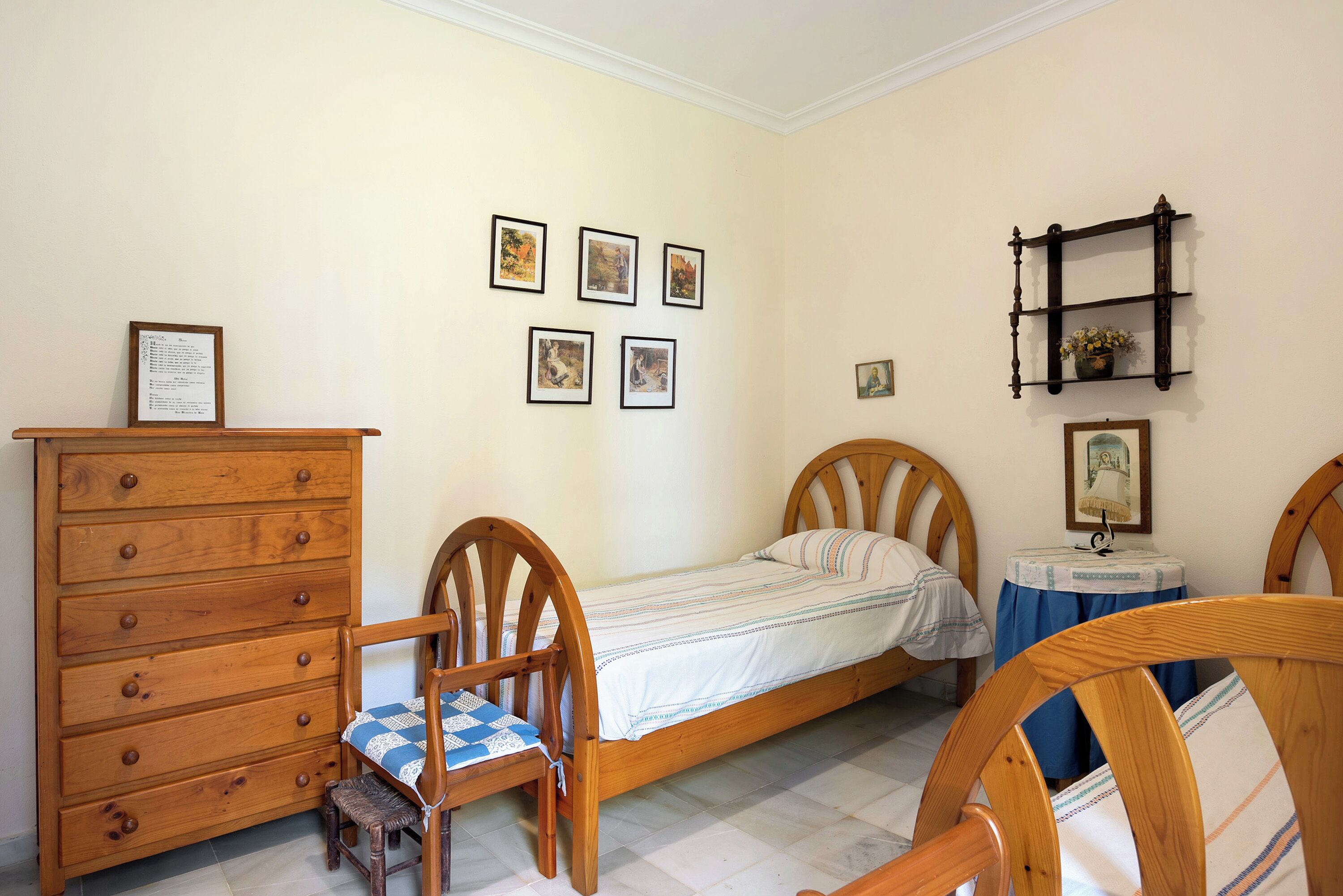 3 chambres, fer et planche à repasser, Wi-Fi gratuit, draps fournis