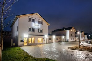 Exterior - Snooze Apartments Alling (Alling)