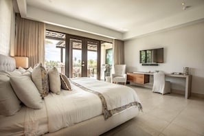 3 bedrooms, in-room safe, iron/ironing board, WiFi