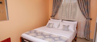 TRIPLINQ HOTEL & RESORT