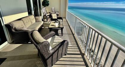 Spacious Beach Front Condo with Oversized Balcony and Free Beach Chairs!