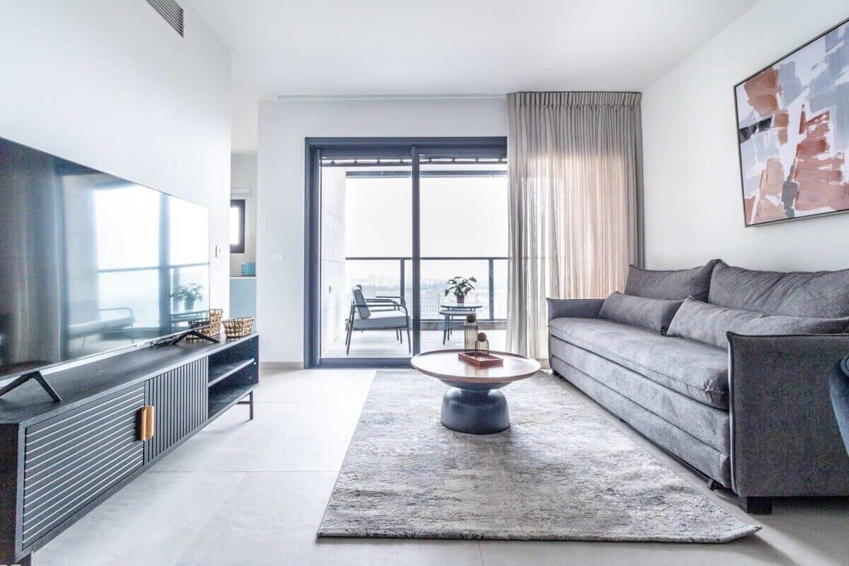 Televisión y oficina 