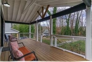 Terrace/patio - Blue Heron Bungalow  5 Min to Downtown Black Mtn (Black Mountain)