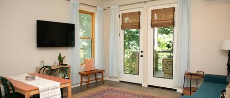 スマートテレビ、書庫、ステレオ