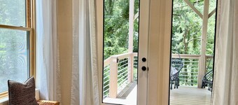 Cozy Pet-Friendly Walkable Retreat West Asheville