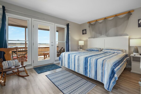 3 bedrooms, WiFi - Piney Island Paradise | Waterfront + Sunrise Views + Kayaks + Assateague Lighthouse (Chincoteague Island)