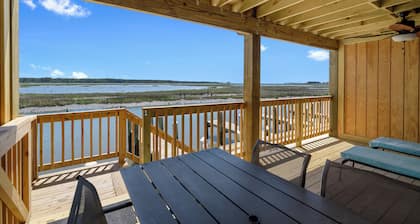 Piney Island Paradise | Waterfront + Sunrise Views + Kayaks + Assateague Lighthouse